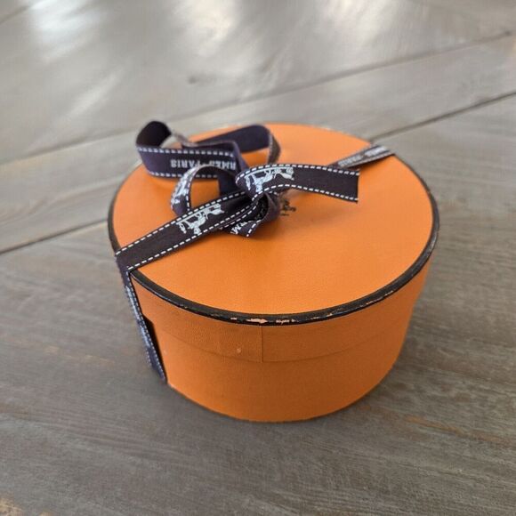 Hermes Pleated Scarf NEW - Picture 6 of 16